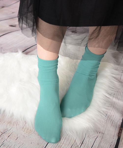 TONE SELECT GOODS（トーンセレクトグッズ）の「【float】《推し活/推しカラー/メンカラ》くしゅくしゅ 単色リブ クルー丈ソックス【25色展開】（ソックス/靴下・レディース・ブラック/ホワイト/カーキ/オフホワイト/ベージュ/パープル/ブルー/アッシュブラウン/イエロー/ヘザーグレー/ワインレッド/ラベンダー/ミント/マスタード/グリーン/ブルーグリーン/ライトイエロー/ベビーピンク/チャコール/バイオレット/コーラルピンク/チェリーピンク/テラコッタ/アーミー/モスグリーン・FREE）」の15枚目の写真