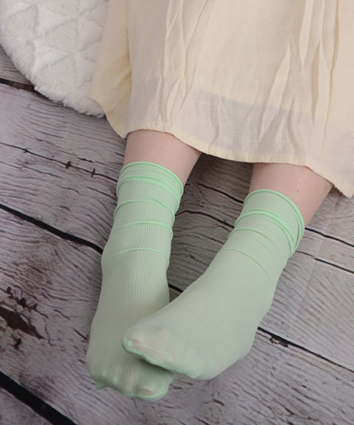 TONE SELECT GOODS（トーンセレクトグッズ）の「【float】《推し活/推しカラー/メンカラ》くしゅくしゅ 単色リブ クルー丈ソックス【25色展開】（ソックス/靴下・レディース・ブラック/ホワイト/カーキ/オフホワイト/ベージュ/パープル/ブルー/アッシュブラウン/イエロー/ヘザーグレー/ワインレッド/ラベンダー/ミント/マスタード/グリーン/ブルーグリーン/ライトイエロー/ベビーピンク/チャコール/バイオレット/コーラルピンク/チェリーピンク/テラコッタ/アーミー/モスグリーン・FREE）」の12枚目の写真
