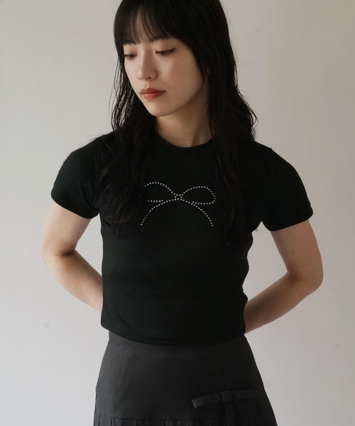 BARELY BLUE(ベアリーブルー)の「【 BARELY BLUE / ベアリーブルー 】 クロップド ミニ リボン ダイヤ Tシャツ / 半袖(Tシャツ/カットソー・レディース・ホワイト/ブラック・S/M/L)」の2枚目の写真