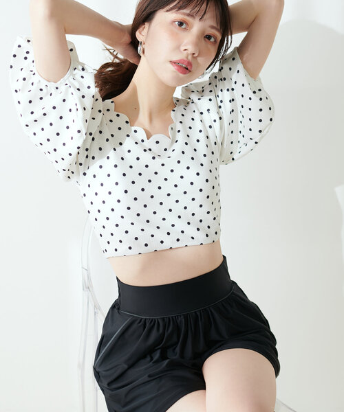 新品即決 セール】【水着】スカラップネックボリュームスリーブトップス+ 水着・ラッシュガード