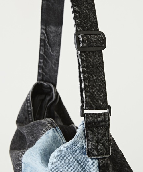 CUBE SUGAR（キューブシュガー）の「リメイク風デニムショルダーバッグ