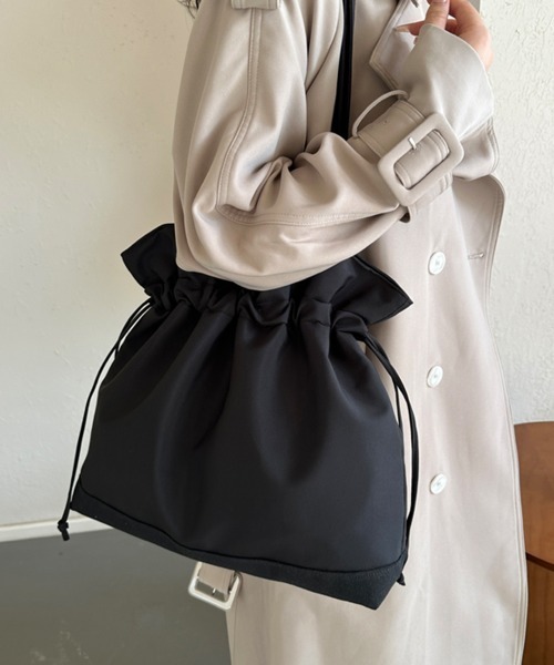 SEN TOKYO(セントーキョー)の「大容量で使い回し◎巾着ショルダーバック(ショルダーバッグ・レディース・ホワイト/ブラック・FREE)」の6枚目の写真