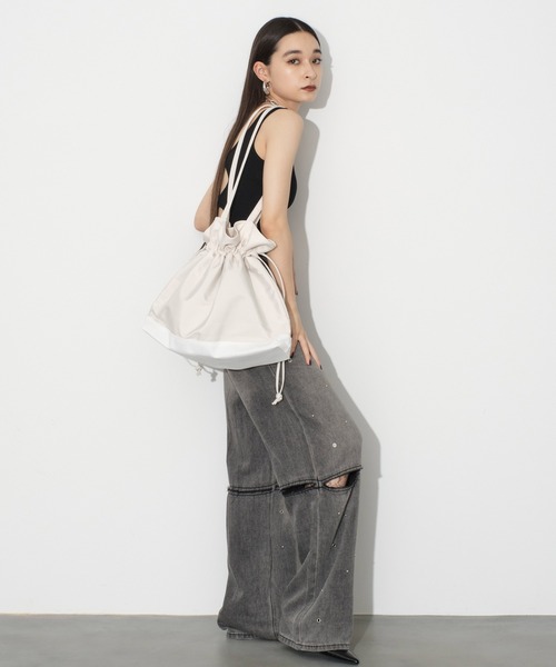 SEN TOKYO(セントーキョー)の「大容量で使い回し◎巾着ショルダーバック(ショルダーバッグ・レディース・ホワイト/ブラック・FREE)」の22枚目の写真