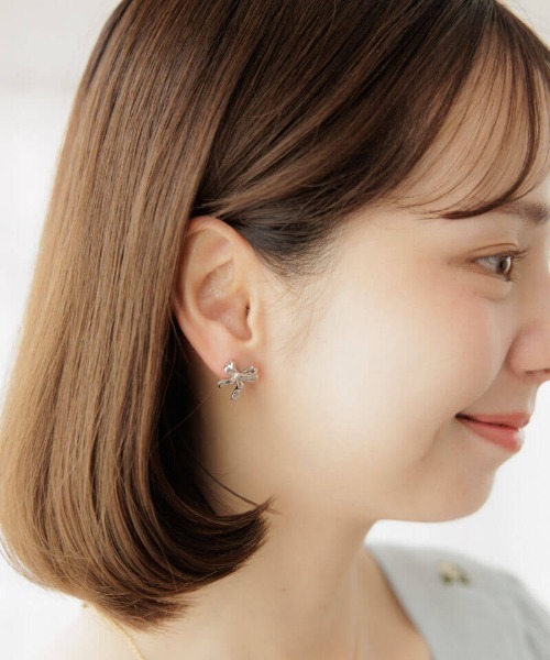 flower（フラワー）の「ラッピングリボンイヤリング（イヤリング・レディース・シルバー/ゴールド・FREE）」の3枚目の写真