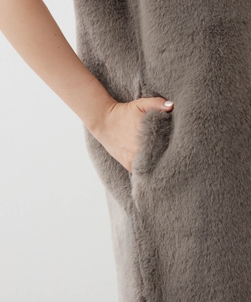 THE PAUSE（ザ ポーズ）の「【THE PAUSE】エコファーVネックジレ（ベスト・レディース・ライトベージュ/グレイッシュベージュ・FREE）」の7枚目の写真