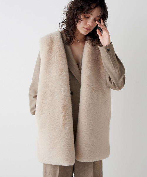 THE PAUSE（ザ ポーズ）の「【THE PAUSE】エコファーVネックジレ（ベスト・レディース・ライトベージュ/グレイッシュベージュ・FREE）」の14枚目の写真