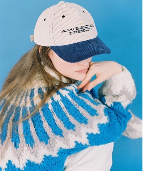 AWESOME NEEDS（オーサムニーズ）の「SIGNATURE CAP FLAT（キャップ