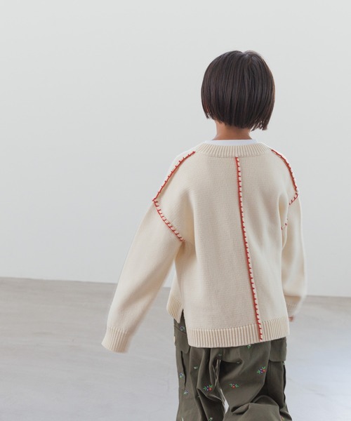 LOWRYS FARM（ローリーズファーム）の「ハイショクステッチプルオーバー　143654（ニット/セーター・キッズ・アイボリー/ブラック/チャコールグレー/オレンジ・110cm/120cm/130cm/140cm/150cm）」の3枚目の写真