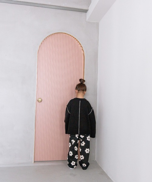 LOWRYS FARM（ローリーズファーム）の「ハイショクステッチプルオーバー　143654（ニット/セーター・キッズ・アイボリー/ブラック/チャコールグレー/オレンジ・110cm/120cm/130cm/140cm/150cm）」の7枚目の写真