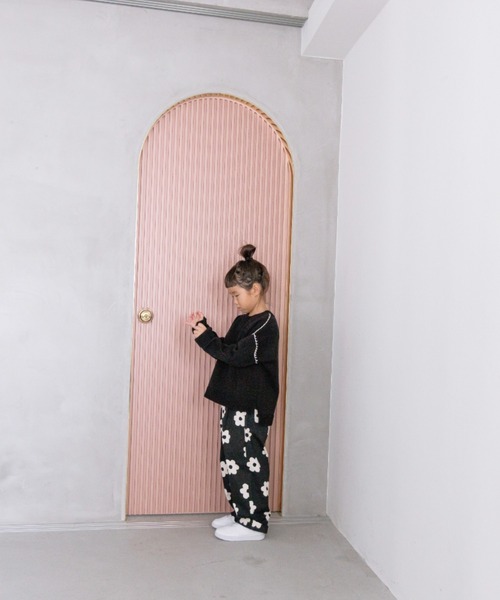 LOWRYS FARM（ローリーズファーム）の「ハイショクステッチプルオーバー　143654（ニット/セーター・キッズ・アイボリー/ブラック/チャコールグレー/オレンジ・110cm/120cm/130cm/140cm/150cm）」の6枚目の写真