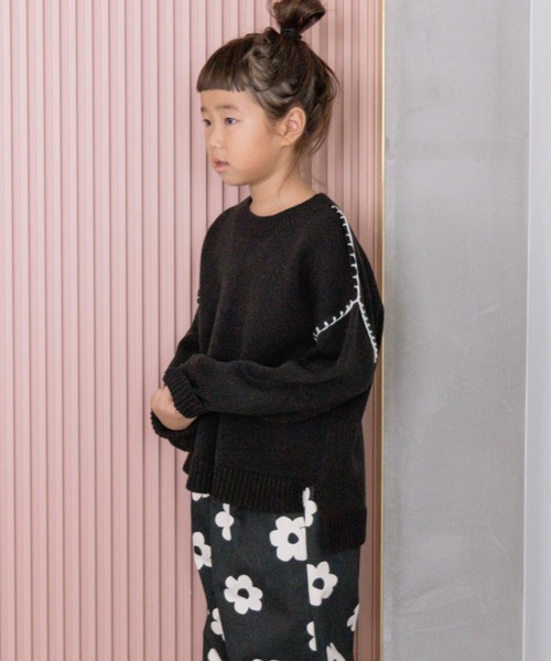 LOWRYS FARM（ローリーズファーム）の「ハイショクステッチプルオーバー　143654（ニット/セーター・キッズ・アイボリー/ブラック/チャコールグレー/オレンジ・110cm/120cm/130cm/140cm/150cm）」の11枚目の写真