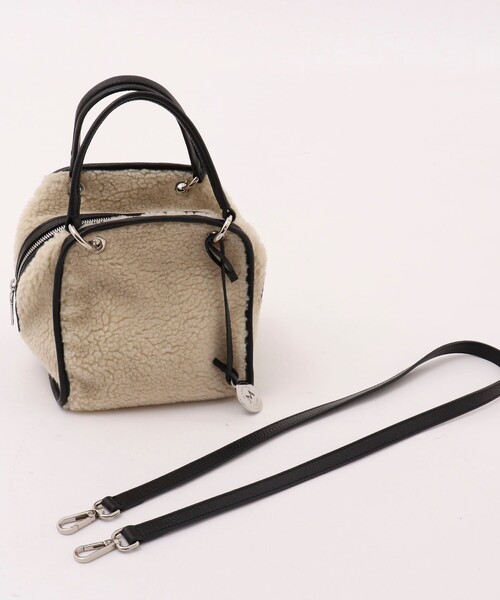 marco masi（マルコマージ）の「【MARCO MASI/ マルコマージ】エコファースクエアバッグ made in Italy（ボストンバッグ・レディース・オフホワイト・FREE）」の11枚目の写真