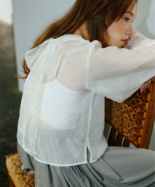 terrace(テラス)の「オーガンジーボウタイブラウス(シャツ/ブラウス・レディース・ブラック/アイボリー/グレイッシュベージュ・MEDIUM)」の2枚目の写真