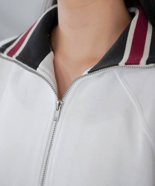 SPINNS（スピンズ）の「ワンポイント刺繍ラインリブ ハーフジップビッグスウェット（スウェット・レディース・オフホワイト/スミクロ/オートミール/ネイビー・ONESIZE）」の12枚目の写真