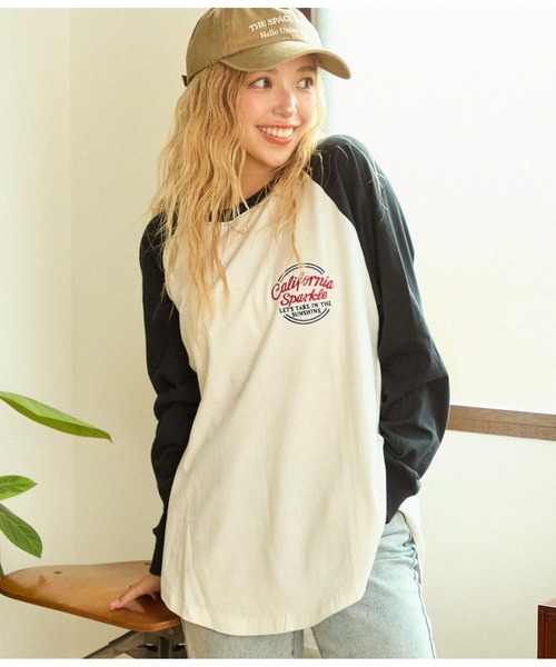 anap mimpi（アナップミンピ）の「サークルメッセージ ラグラン 配色 長袖 ロンT（Tシャツ/カットソー・レディース・オフホワイト/キナリ・FREE）」の3枚目の写真