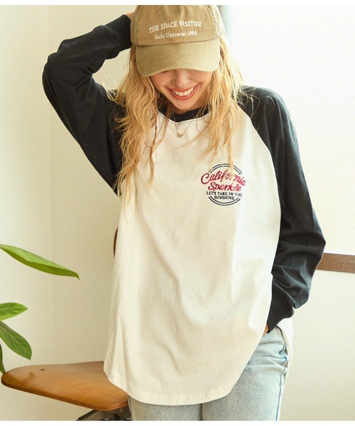 anap mimpi（アナップミンピ）の「サークルメッセージ ラグラン 配色 長袖 ロンT（Tシャツ/カットソー・レディース・オフホワイト/キナリ・FREE）」の4枚目の写真