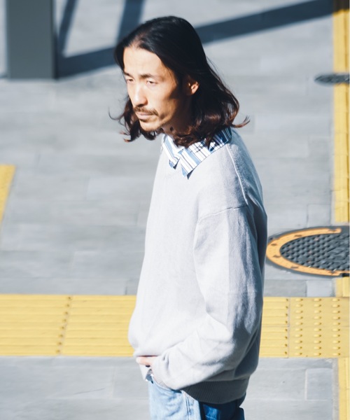 TETE（テット）の「【TETE SELECTION】［オンオフどちらのスタイルでも使える］スタンダードサイジングベーシックデザインコットンVネックニットセーター（ニット/セーター・メンズ・ベージュ/ネイビー/グレー/ブラック・MEDIUM/LARGE/X-LARGE）」の17枚目の写真