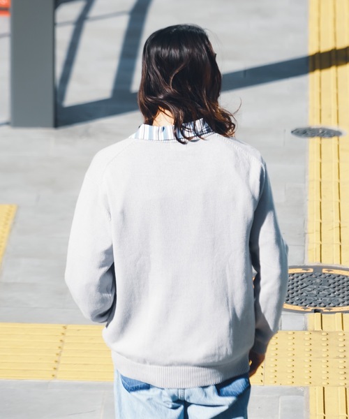 TETE（テット）の「【TETE SELECTION】［オンオフどちらのスタイルでも使える］スタンダードサイジングベーシックデザインコットンVネックニットセーター（ニット/セーター・メンズ・ベージュ/ネイビー/グレー/ブラック・MEDIUM/LARGE/X-LARGE）」の18枚目の写真