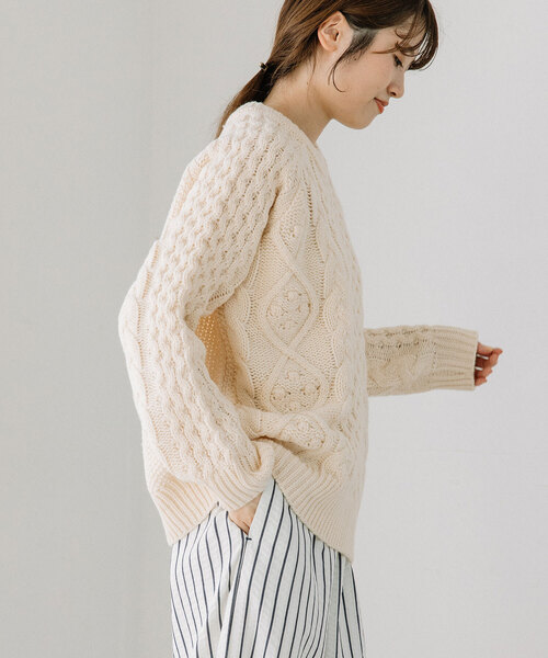 POU DOU DOU（プードゥドゥ）の「クルーネックアランニット（ニット/セーター・レディース・グレー/アイボリー/ブラウン・M）」の8枚目の写真