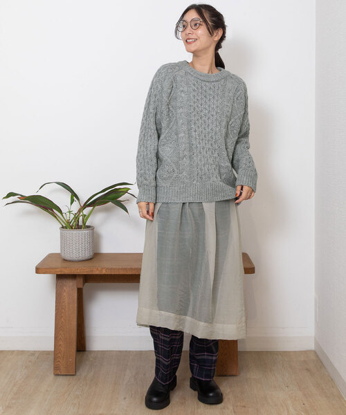 POU DOU DOU（プードゥドゥ）の「クルーネックアランニット（ニット/セーター・レディース・グレー/アイボリー/ブラウン・M）」の21枚目の写真