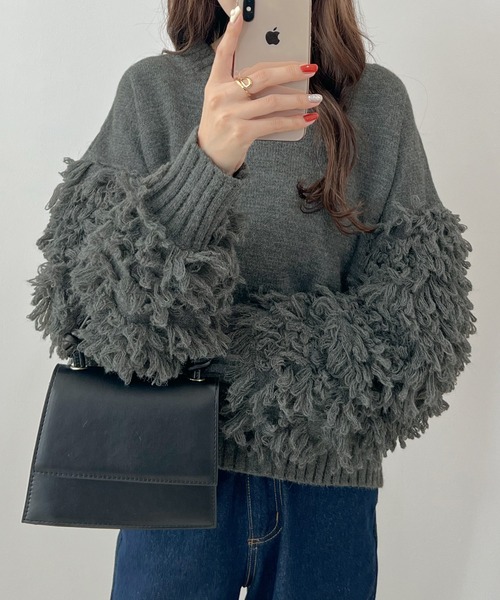 Futier land（フューティアランド）の「存在感に目が留まる。袖フリンジニットプルオーバー（ニット/セーター・レディース・アイボリー/ブラウン/チャコールグレー・FREE）」の3枚目の写真