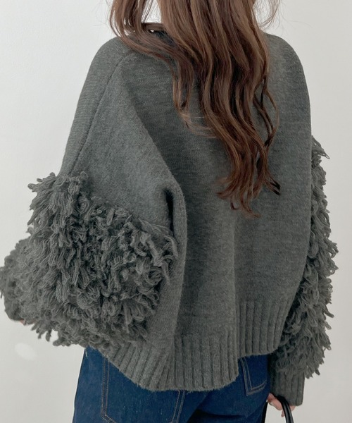 Futier land（フューティアランド）の「存在感に目が留まる。袖フリンジニットプルオーバー（ニット/セーター・レディース・アイボリー/ブラウン/チャコールグレー・FREE）」の4枚目の写真