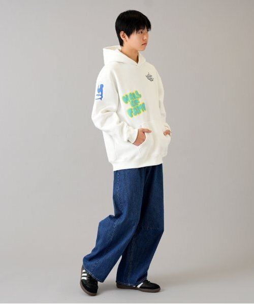 GLAZOS（グラソス）の「【大人向けサイズあり】【毛玉になりにくいしっかり暖か素材】裏起毛・ランダムプリントビッグパーカー（パーカー・キッズ・ホワイト/ブラック・LL/L/M/S）」の12枚目の写真