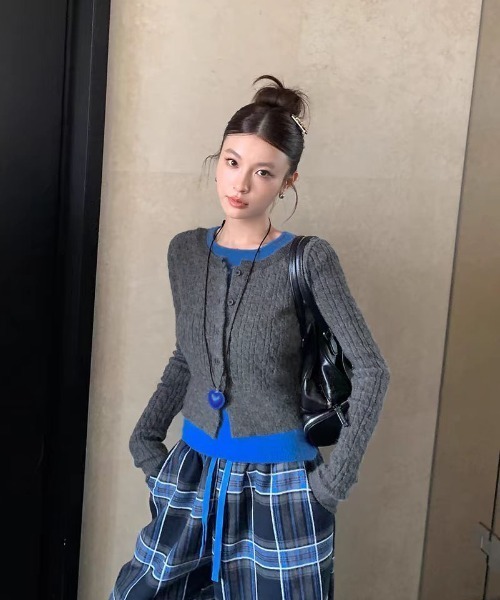 AsheKsha(アシクシャ)の「レイヤードインナー(ニット/セーター・レディース・オレンジ/ダークグレー・F)」の2枚目の写真