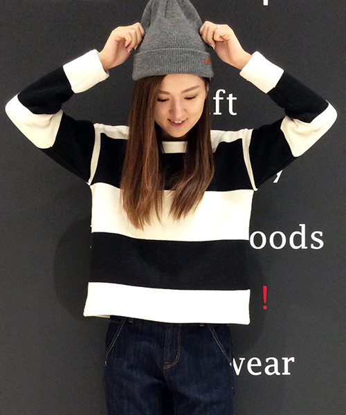 LBC（エルビーシー）の「起毛ボーダージッププルオーバー    （Tシャツ/カットソー・レディース・ブラック/スカイブルー・MEDIUM/LARGE）」の2枚目の写真