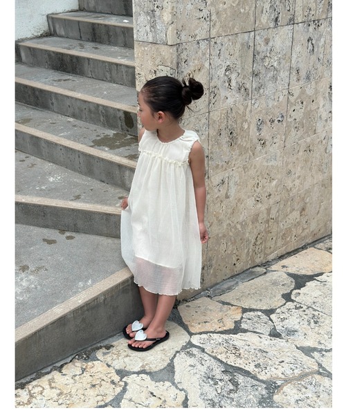 TARKER（ターカー）の「シフォンワンピース（ワンピース・キッズ・ブラック/オフホワイト・100/90/150/140/130/120/110）」の2枚目の写真