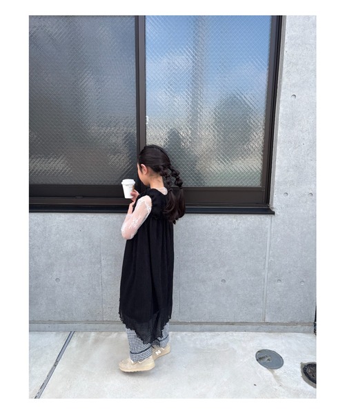 TARKER（ターカー）の「シフォンワンピース（ワンピース・キッズ・ブラック/オフホワイト・100/90/150/140/130/120/110）」の4枚目の写真