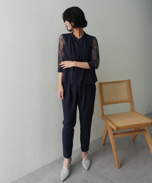 Jolie et Jolie（ジョリーエジョリー）の「フロントプリーツブラウス＋サルエルパンツセットアップドレス（パンツドレス・レディース・ブラック/モカ/ネイビー・M/L/LL/3L/5L/4L）」の3枚目の写真