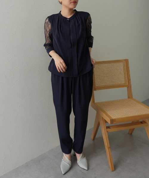 Jolie et Jolie（ジョリーエジョリー）の「フロントプリーツブラウス＋サルエルパンツセットアップドレス（パンツドレス・レディース・ブラック/モカ/ネイビー・M/L/LL/3L/5L/4L）」の4枚目の写真