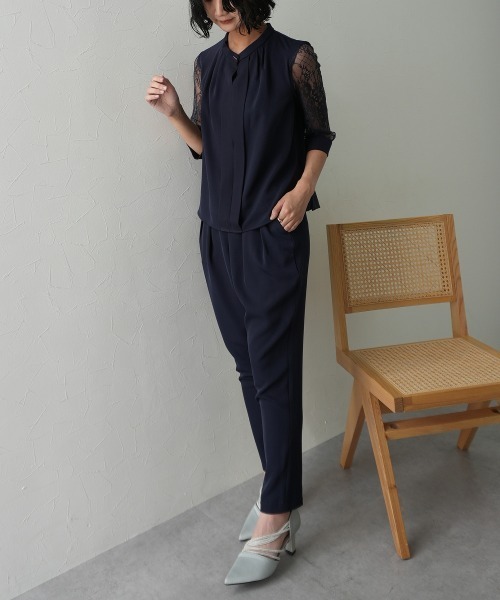 Jolie et Jolie（ジョリーエジョリー）の「フロントプリーツブラウス＋サルエルパンツセットアップドレス（パンツドレス・レディース・ブラック/モカ/ネイビー・M/L/LL/3L/5L/4L）」の11枚目の写真