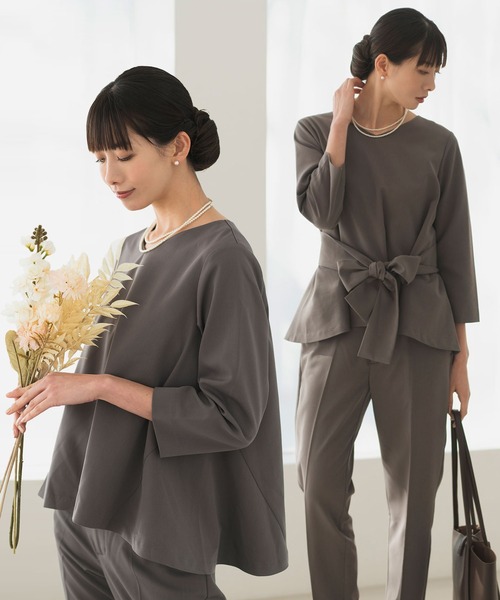 Rebloom(リブルーム Rebloom Reb loom)の「【セットアップ対応/洗える/セレモニースーツ】マルチWAY サッシュベルト付きペプラムフレアトップス 単品(シャツ/ブラウス・レディース・ブラック/ネイビー/グレー・L/M/S)」の1枚目の写真