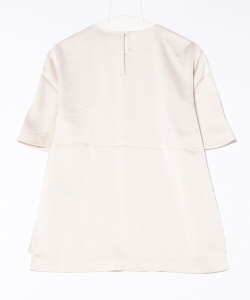 ALLSAINTS（オールセインツ）の「AMELIE SATIN RELAXED FIT T-SHIRT | AMELIE サテン リラックス フィット Tシャツ（Tシャツ/カットソー・レディース・ホワイト・6/4/8/10）」の8枚目の写真