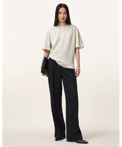 ALLSAINTS（オールセインツ）の「AMELIE SATIN RELAXED FIT T-SHIRT | AMELIE サテン リラックス フィット Tシャツ（Tシャツ/カットソー・レディース・ホワイト・6/4/8/10）」の2枚目の写真