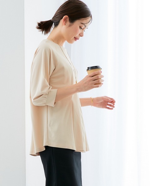 7days Life Styling（セブンデイズライフスタイリング）の「ブラウス見え　シルケットポンチタックフレアチュニック（シャツ/ブラウス・レディース・グレイッシュベージュ/ブラック/サックスブルー/オフホワイト・S/M/L/LL/3L）」の12枚目の写真