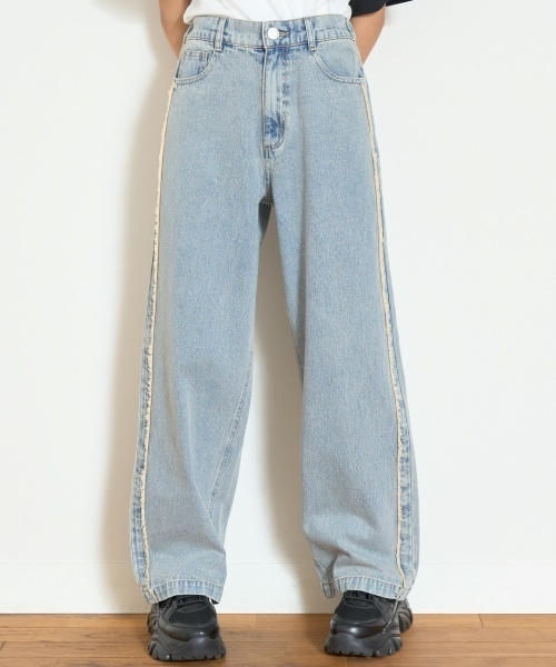 LOVETOXIC(ラブトキシック)の「フリンジデニムパンツ(デニムパンツ・キッズ・ブルー/ネイビー・S:140cm/L:160cm/M:150cm)」の2枚目の写真