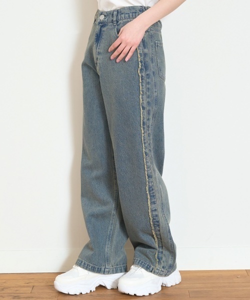 LOVETOXIC(ラブトキシック)の「フリンジデニムパンツ(デニムパンツ・キッズ・ブルー/ネイビー・S:140cm/L:160cm/M:150cm)」の3枚目の写真