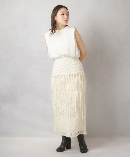 Lull(ルル)の「【Lull / ルル】タックノースリーブカットソー(Tシャツ/カットソー・レディース・チャコール/オフホワイト/ブラック・ONESIZE)」の6枚目の写真