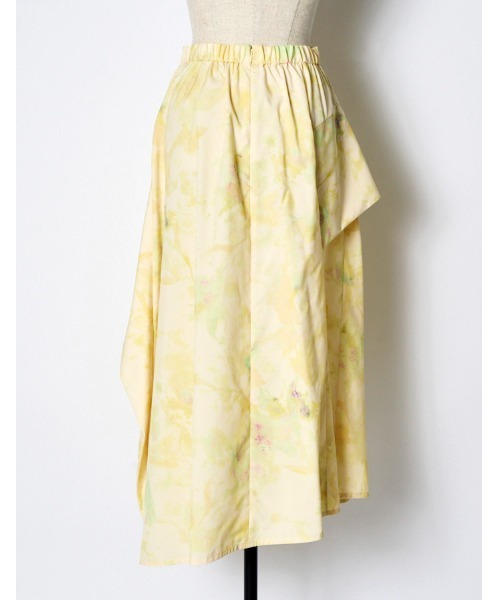RUMCHE(ラムシェ)の「Crystal Flower Paint Skirt / クリスタルフラワーペイントスカート(スカート・レディース・ネイビー/イエロー・SMALL/MEDIUM)」の6枚目の写真