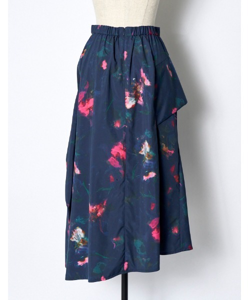 RUMCHE(ラムシェ)の「Crystal Flower Paint Skirt / クリスタルフラワーペイントスカート(スカート・レディース・ネイビー/イエロー・SMALL/MEDIUM)」の13枚目の写真