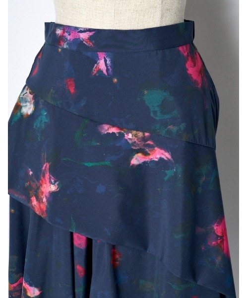 RUMCHE(ラムシェ)の「Crystal Flower Paint Skirt / クリスタルフラワーペイントスカート(スカート・レディース・ネイビー/イエロー・SMALL/MEDIUM)」の14枚目の写真