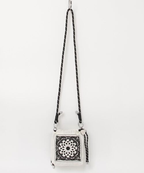 セール】バンダナ柄刺繍 ロープ 巾着 サコッシュ（ショルダー