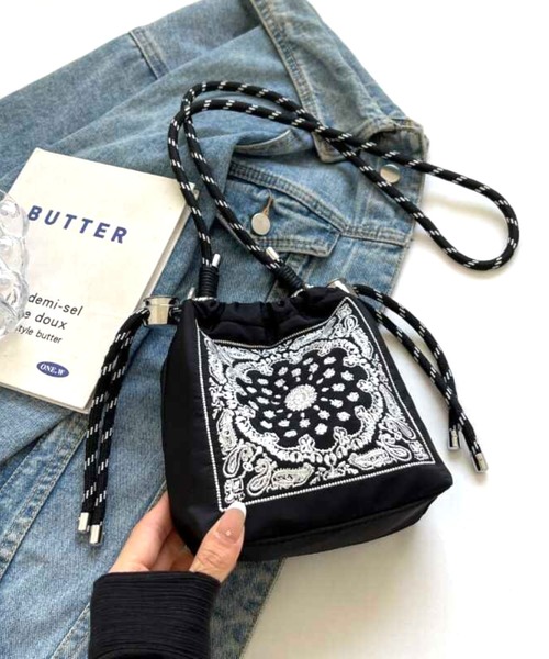 お纏めリクエスト*ロラライハリス♡ワンハンドル巾着バッグ♡サコッシュなど バンダナ柄刺繍 ロープ 巾着 サコッシュ(ショルダーバッグ