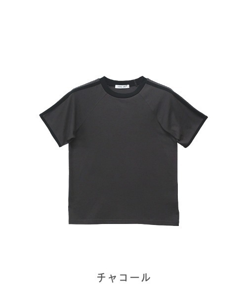 CLOTHY(クロシィ)の「【大人も着やすいスポーティトップス♪】配色ラインパイピングT(Tシャツ/カットソー・レディース・アイボリー/ブラック/チャコールグレー/オフホワイト・LARGE/MEDIUM)」の10枚目の写真