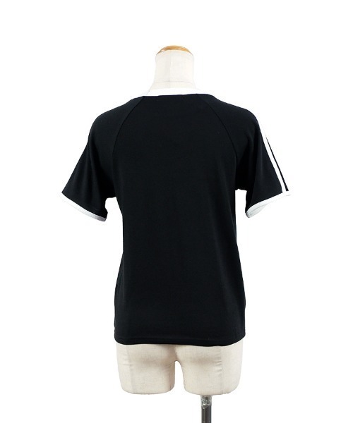 CLOTHY(クロシィ)の「【大人も着やすいスポーティトップス♪】配色ラインパイピングT(Tシャツ/カットソー・レディース・アイボリー/ブラック/チャコールグレー/オフホワイト・LARGE/MEDIUM)」の13枚目の写真