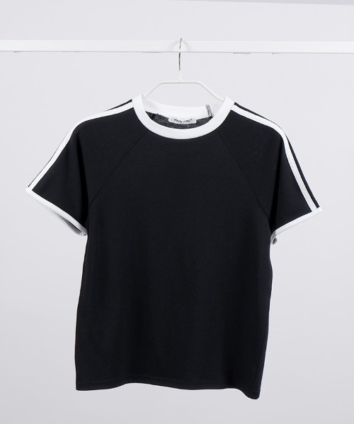 CLOTHY(クロシィ)の「【大人も着やすいスポーティトップス♪】配色ラインパイピングT(Tシャツ/カットソー・レディース・アイボリー/ブラック/チャコールグレー/オフホワイト・LARGE/MEDIUM)」の15枚目の写真