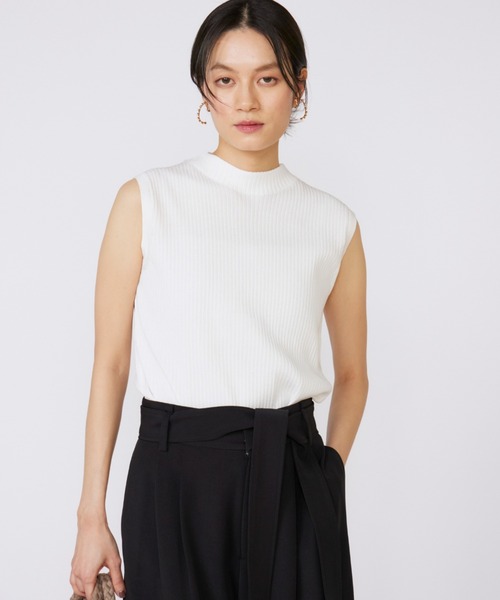 INED(イネド)の「1/28 Good Mood ノースリーブワイドリブニット(ニット/セーター・レディース・オフホワイト/カーキ/ネイビー/オレンジ・9号)」の2枚目の写真